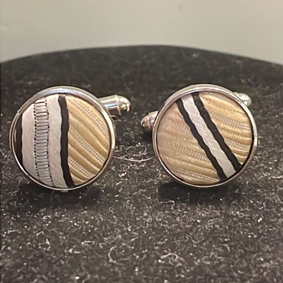Vintage-1960s-pillbox cream/black geometric design silk bullet back cuff links - Picture 1 of 13